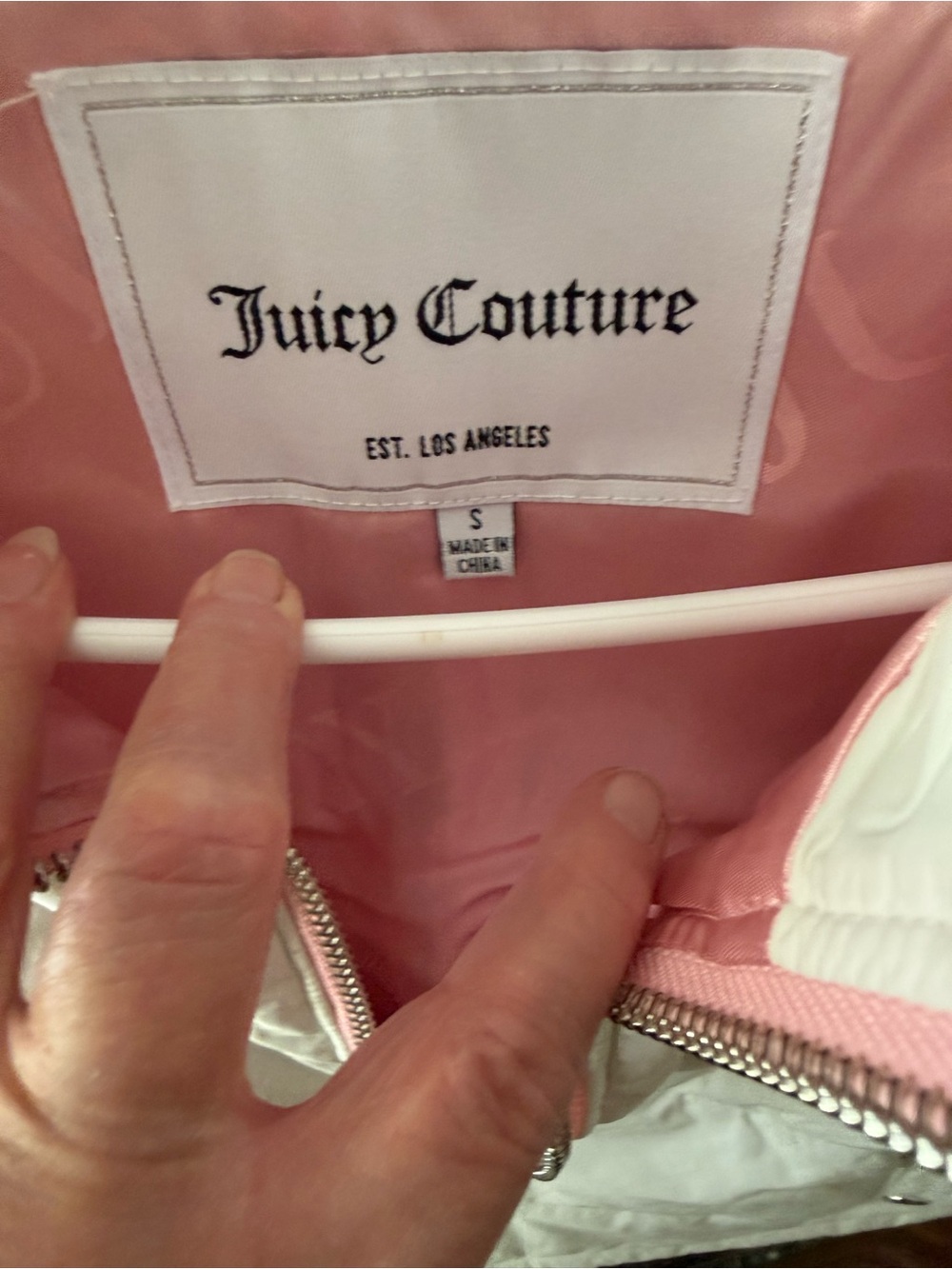 Juicy Couture White Puffer Vest with Pink Trim - Picture 3 of 4